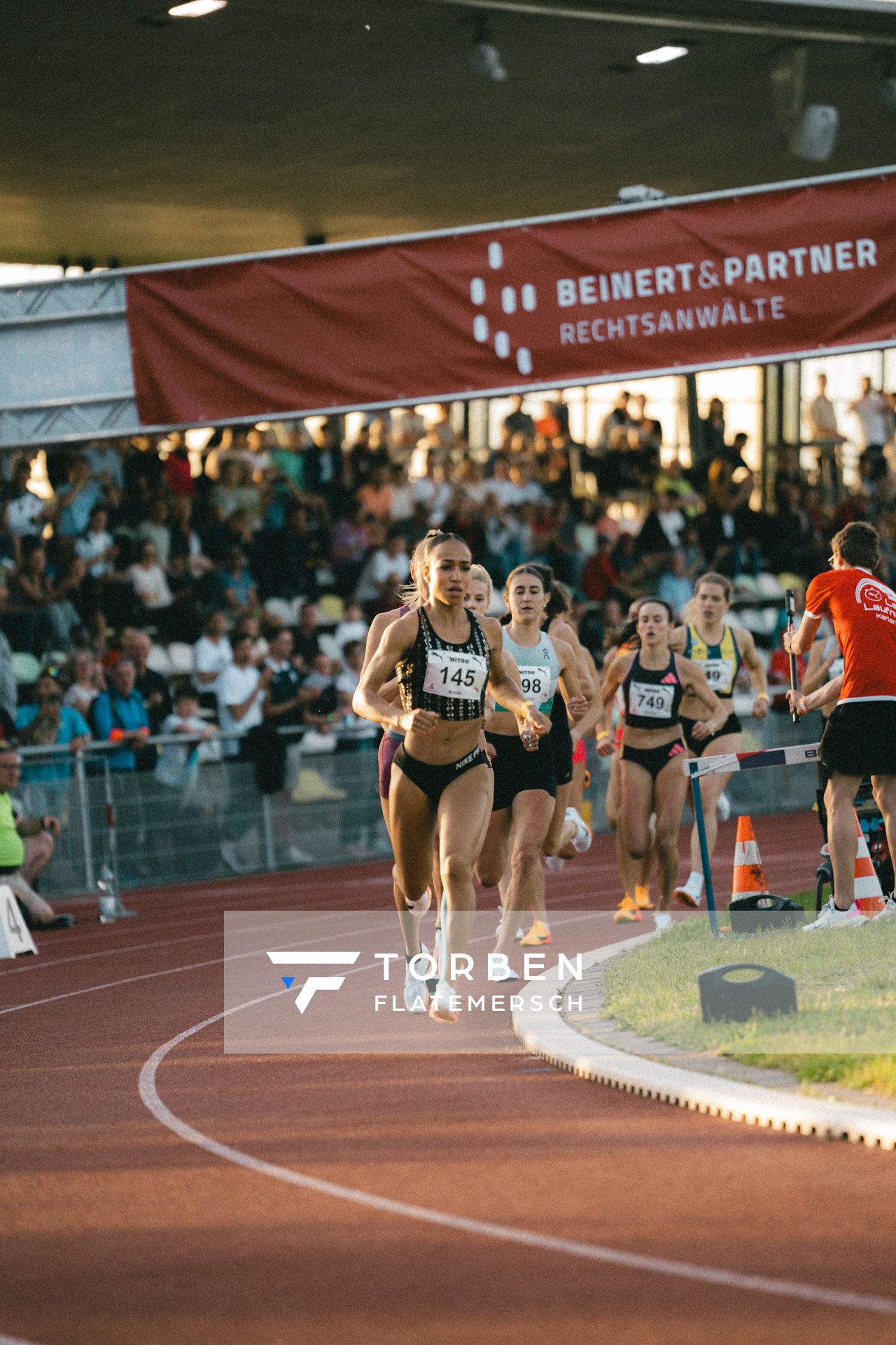 Anais Bourgoin (FRA/Entente Franconville Cesame Val D'oise) am 11.05.2024 während der 8. PUMA NITRO Lange Laufnacht im Carl-Kaufmann-Stadion in Karlsruhe