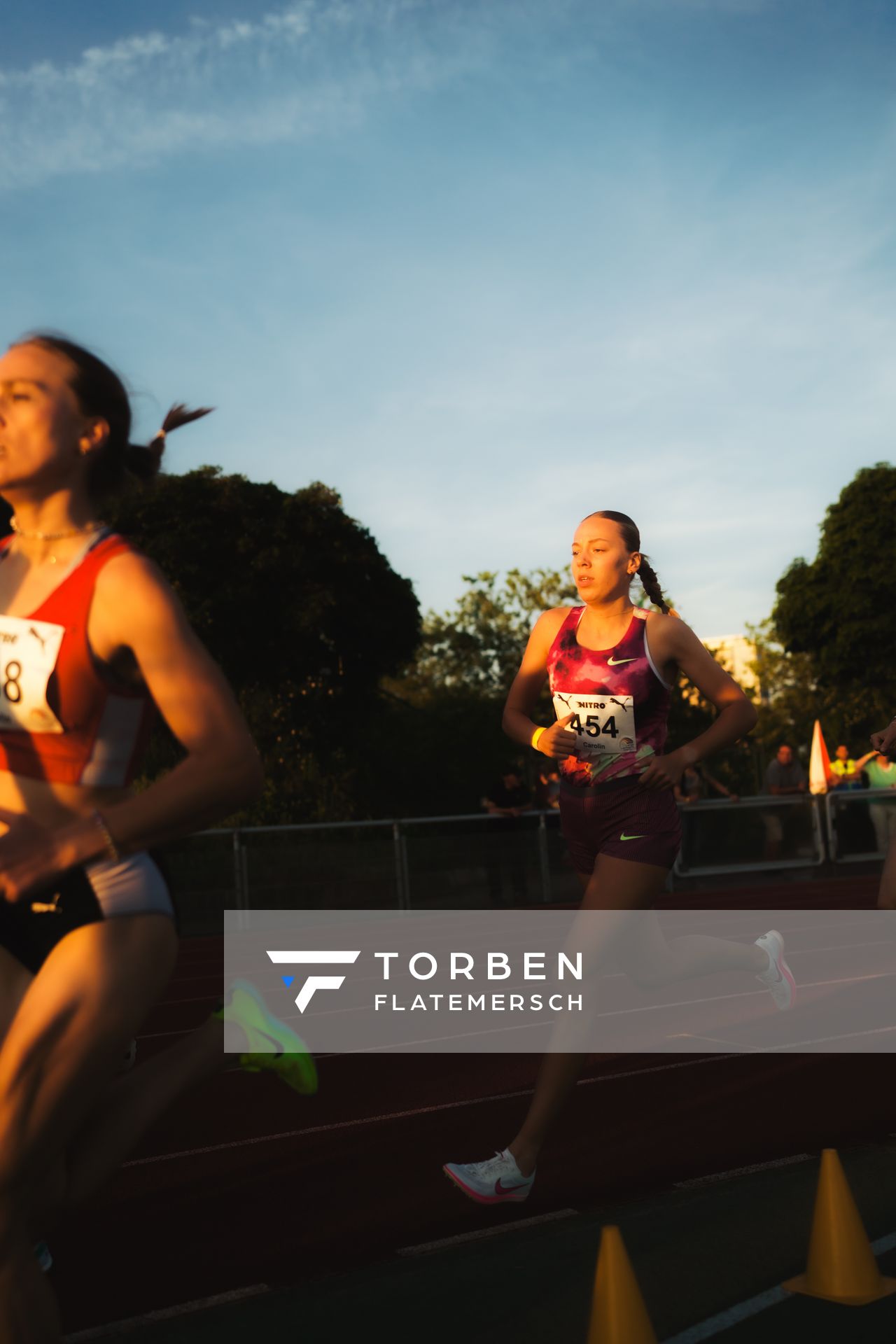 Carolin Hinrichs (GER/VfL Löningen) am 11.05.2024 während der 8. PUMA NITRO Lange Laufnacht im Carl-Kaufmann-Stadion in Karlsruhe