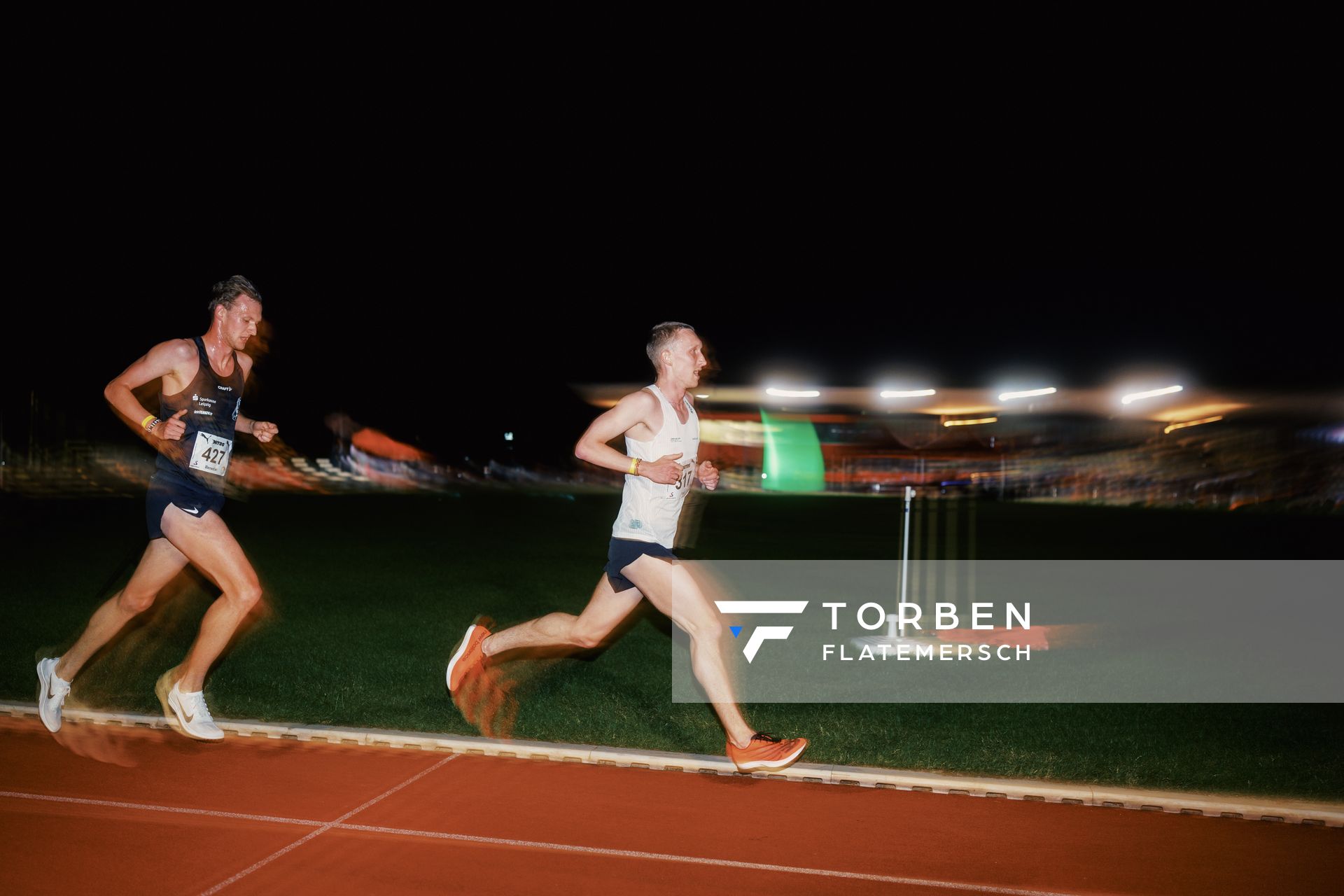 Benedikt Brem (GER/SC DHfK Leipzig e.V.), Felix Nadeborn (GER/Turnerbund Hamburg Eilbeck) am 11.05.2024 während der 8. PUMA NITRO Lange Laufnacht im Carl-Kaufmann-Stadion in Karlsruhe