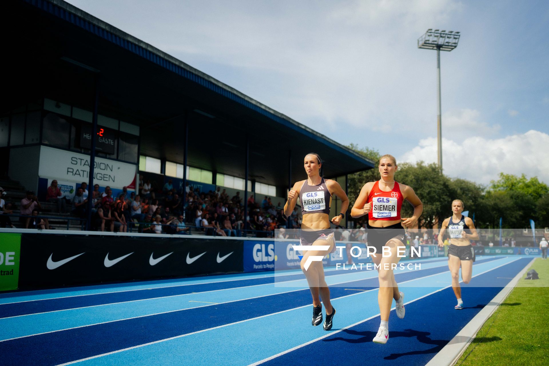 Lara Siemer (GER | TSV Bayer 04 Leverkusen) im 800m Lauf am 23.06.2024 beim Stadtwerke Ratingen Mehrkampf-Meeting 2024 in Ratingen