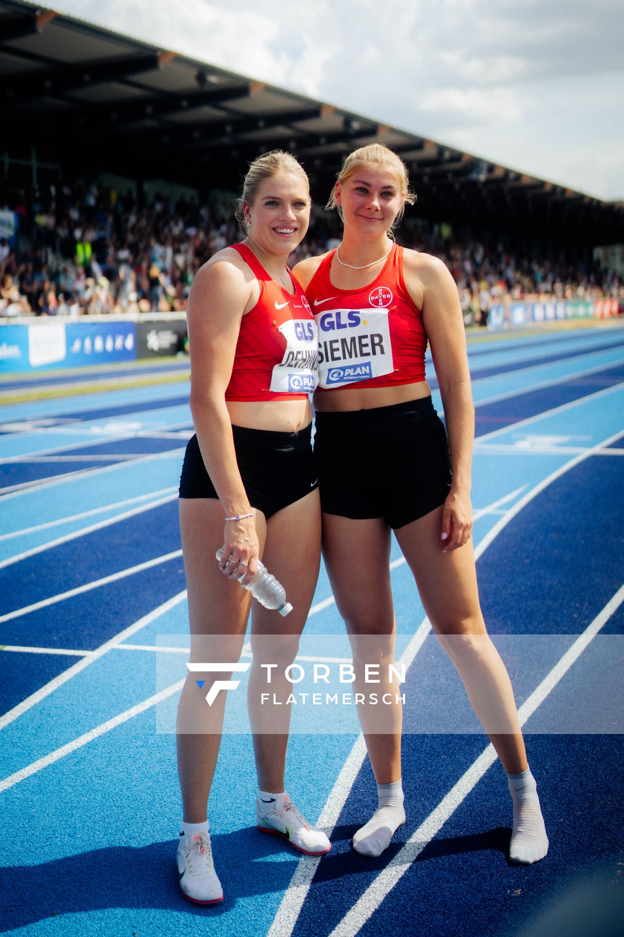 Marie Dehning (GER | TSV Bayer 04 Leverkusen) und Lara Siemer (GER | TSV Bayer 04 Leverkusen) am 23.06.2024 beim Stadtwerke Ratingen Mehrkampf-Meeting 2024 in Ratingen