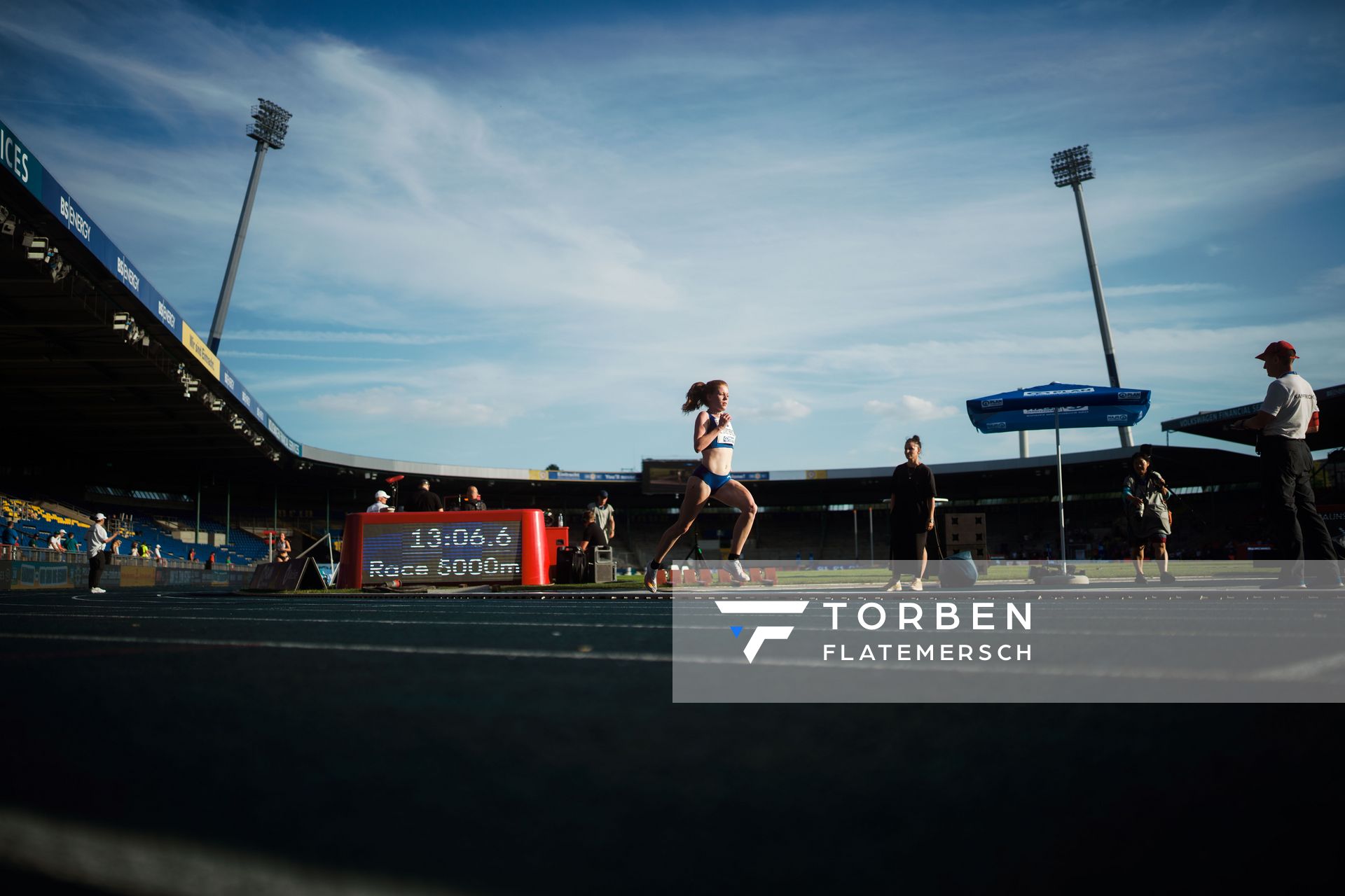 Eva Dieterich (LAV Stadtwerke Tübingen) am 28.06.2024 beim 5000m Lauf bei den deutschen Leichtathletik-Meisterschaften 2024 im Eintracht-Stadion in Braunschweig