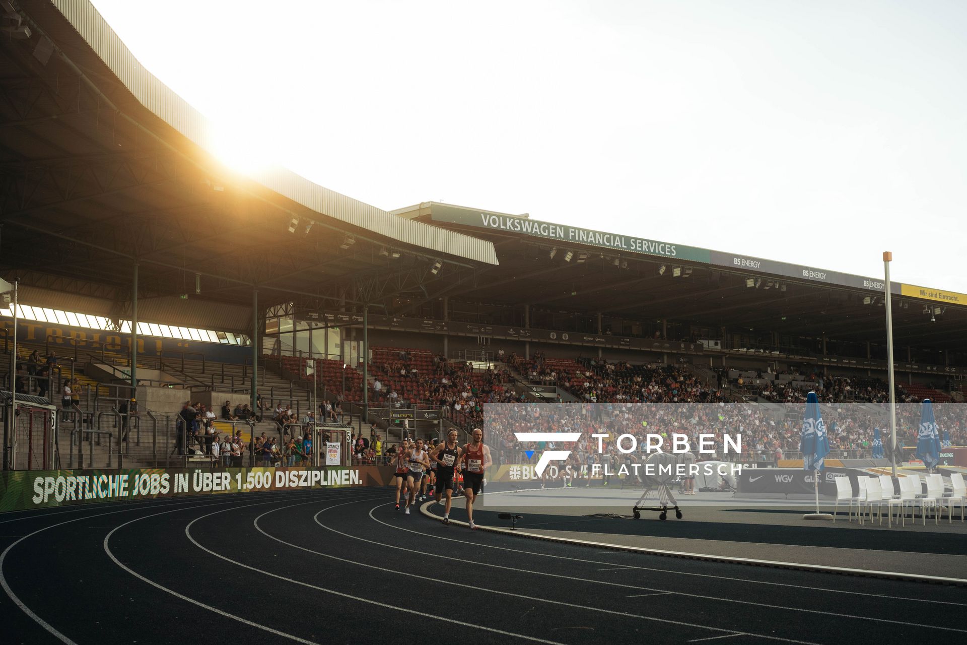 5000m Lauf der Männer mit Jonathan Dahlke (TSV Bayer 04 Leverkusen), Sam Parsons (SCC Berlin) am 28.06.2024 beim 5000m Lauf bei den deutschen Leichtathletik-Meisterschaften 2024 im Eintracht-Stadion in Braunschweig