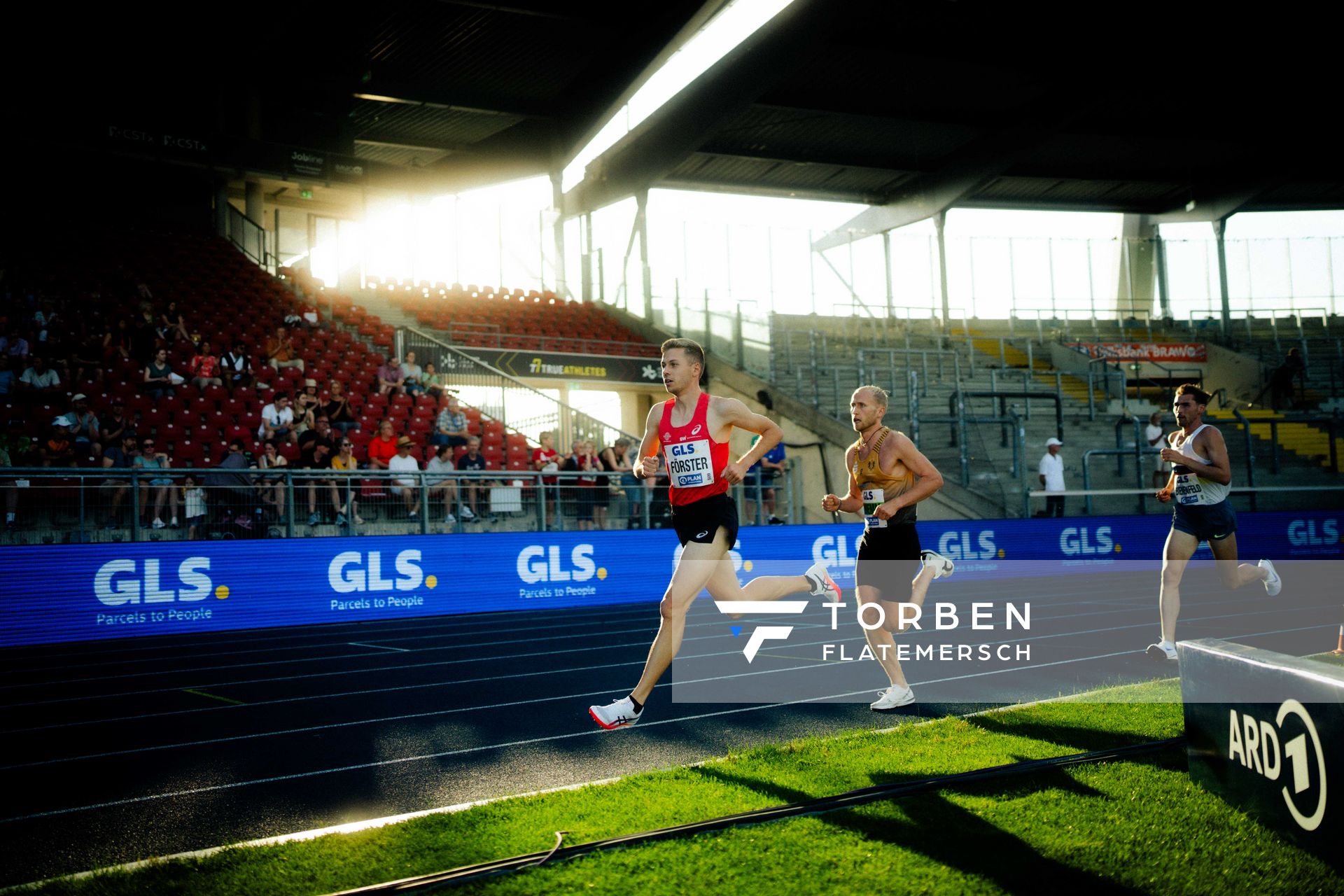 Tom Förster (LG Braunschweig)  am 28.06.2024 beim 5000m Lauf bei den deutschen Leichtathletik-Meisterschaften 2024 im Eintracht-Stadion in Braunschweig