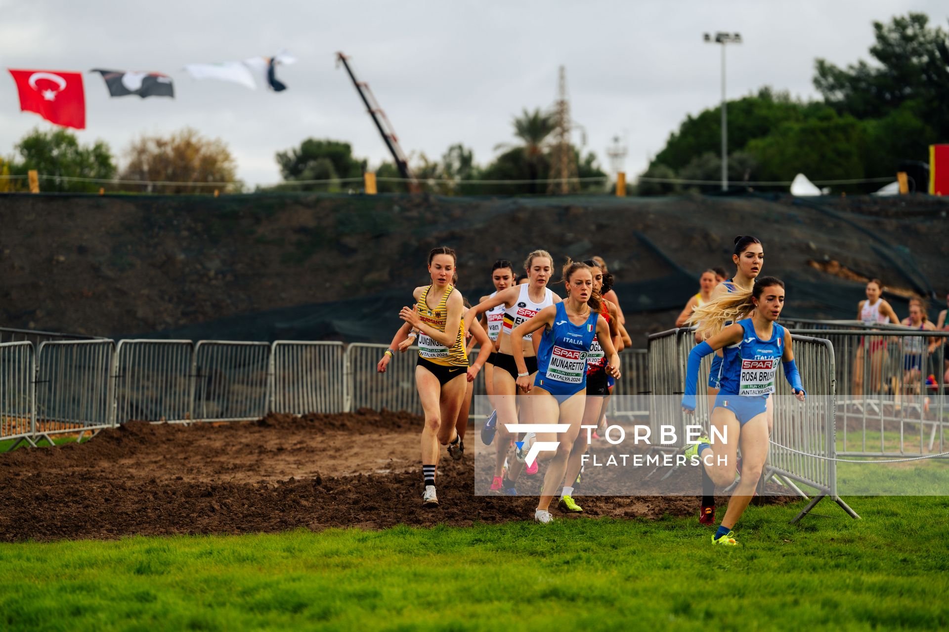 Emily Junginger (Germany) am 08.12.2024 bei den Crosslauf-Europameisterschaften in Antalya