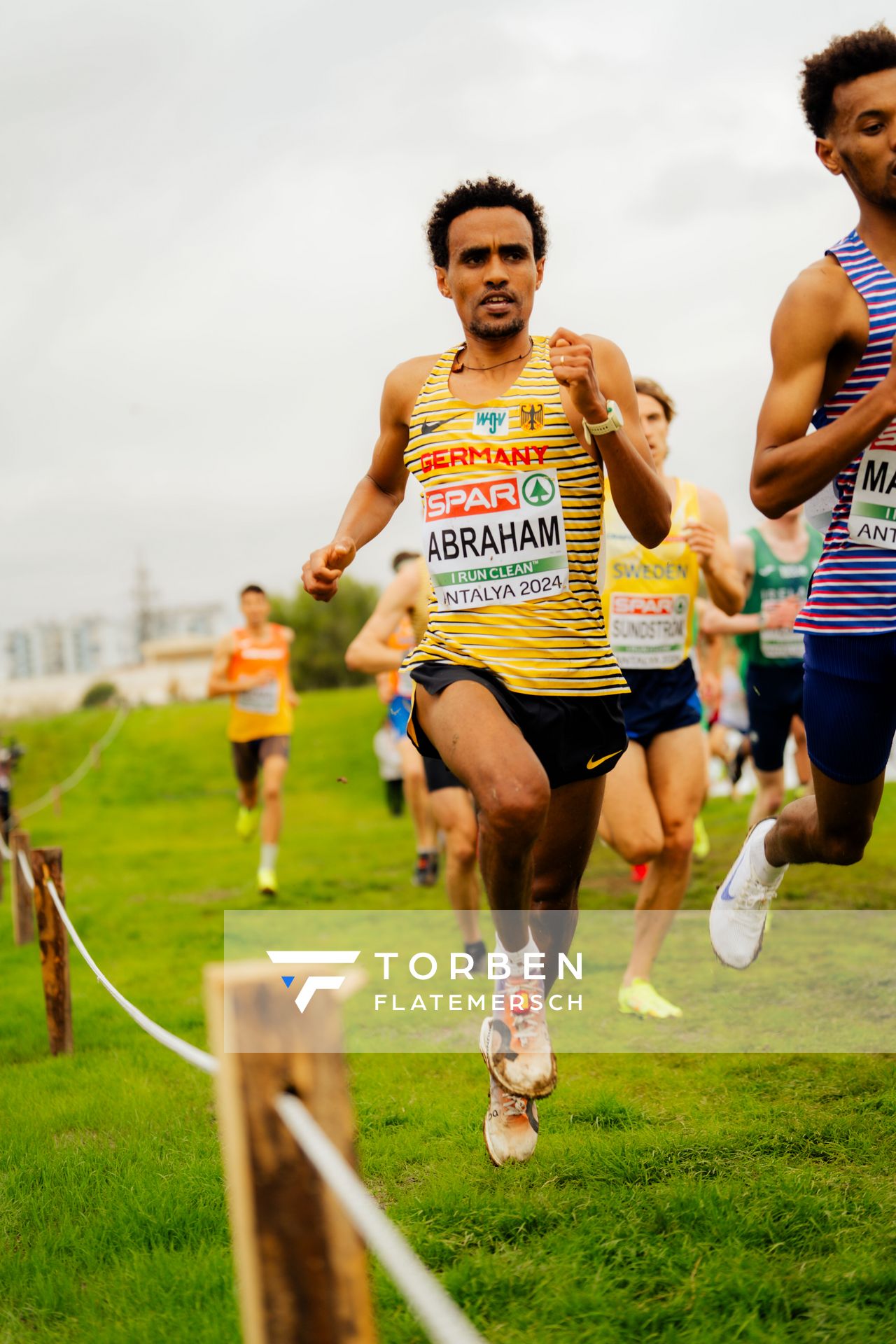 Joshua Abraham (France) am 08.12.2024 bei den Crosslauf-Europameisterschaften in Antalya