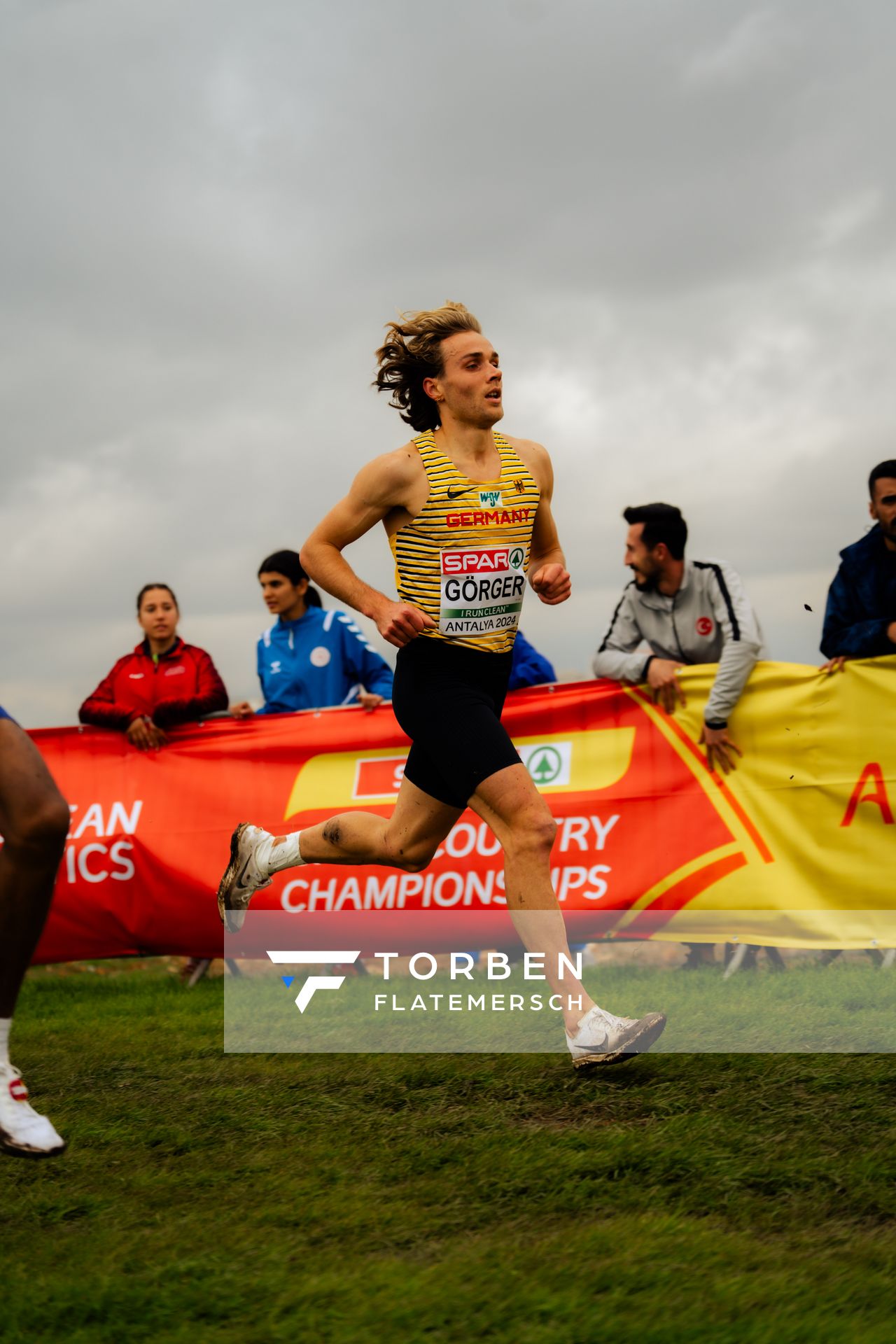 Jakob Ingebrigtsen (Norway), Hugo Milner (Great Britain) am 08.12.2024 bei den Crosslauf-Europameisterschaften in Antalya