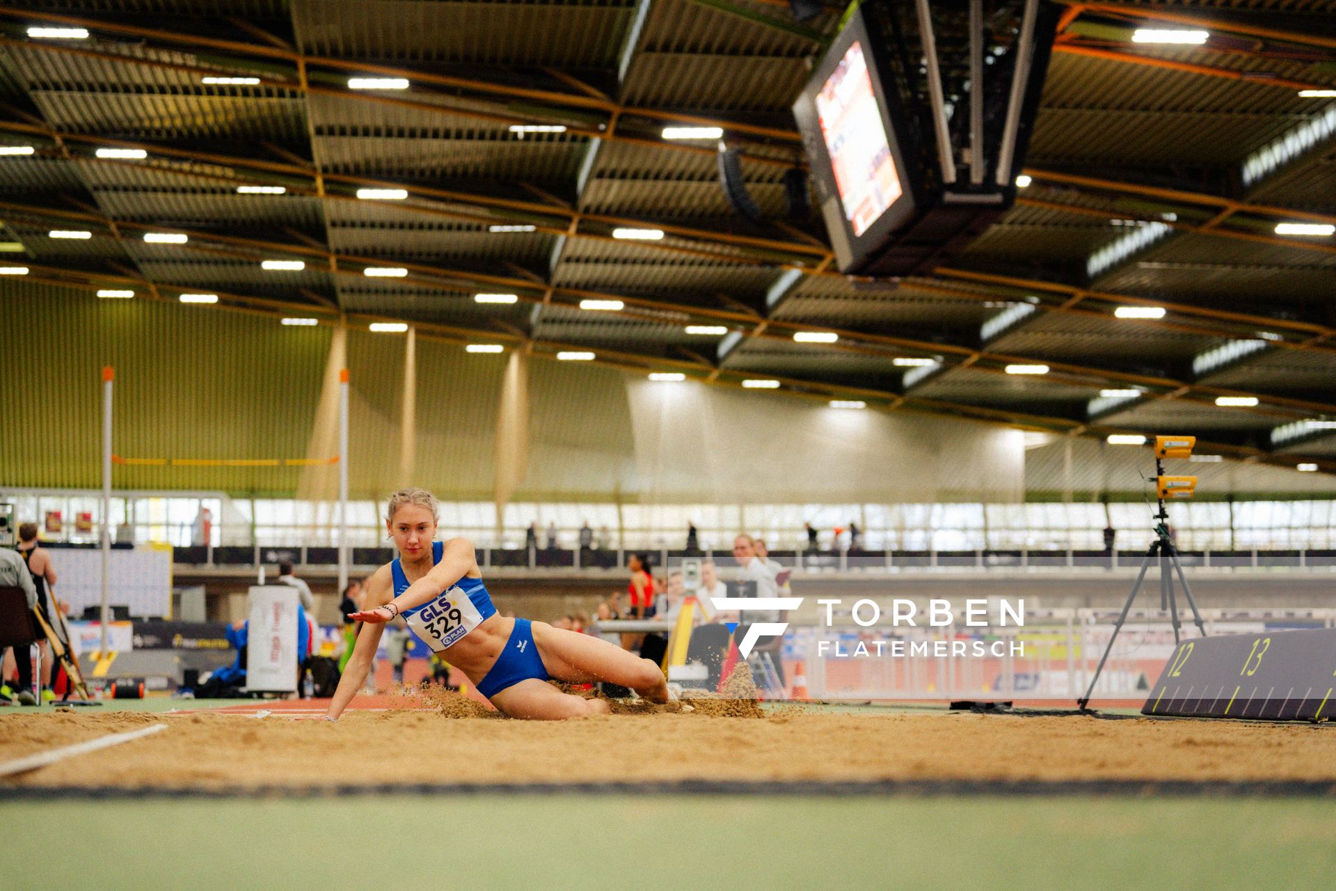 Lotta-Henrike Werner (LG Weserbergland) im Dreipsrung während den deutschen Jugend-Hallenmeisterschaften U20 am 15.02.2025 in der Helmut-Körnig-Halle in Dortmund