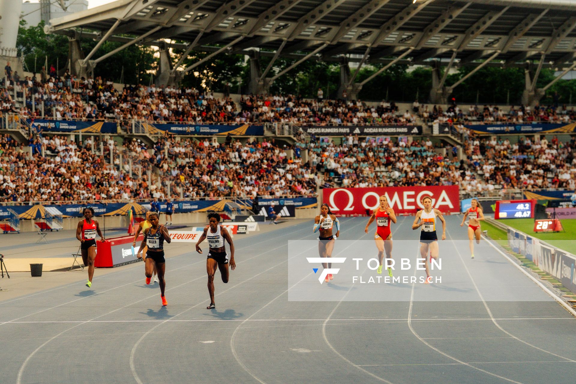 Amandine Brossier (France), Martina Weil (Chile), Lieke Klaver (Netherlands), Amber Anning (United Kingdom), Marileidy Paulino (Dominican Republic), Salwa Eid Naser (Bahrain), Isabella Whittaker (United States), Lynna Irby-Jackson (United States) during the 400m at the Wanda Diamond League MEETING de Paris on 20/06/2025 in Paris