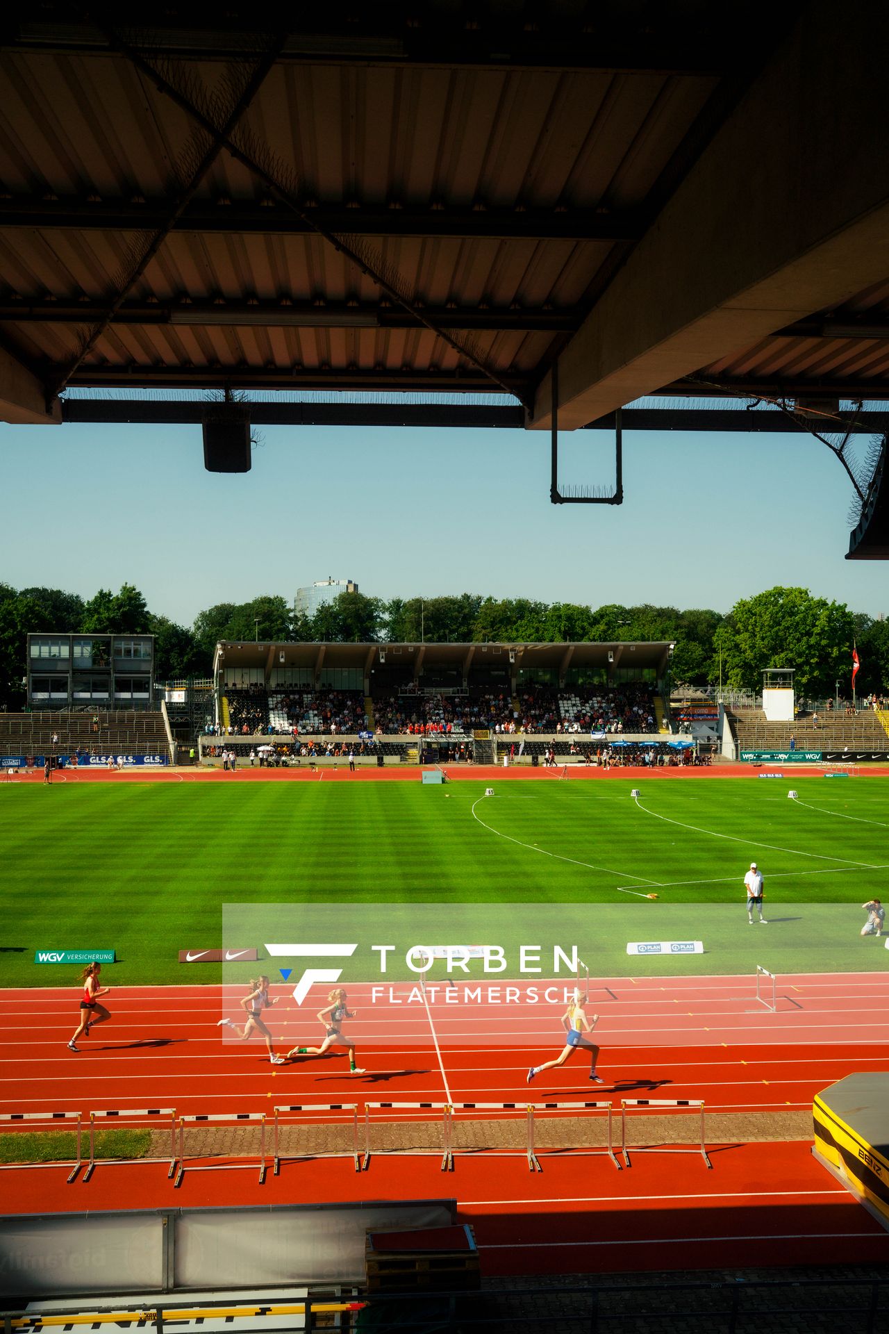 300m Hürden waehrend der U16-/U23-DM am 05.07.2025 im Donaustadion in Ulm