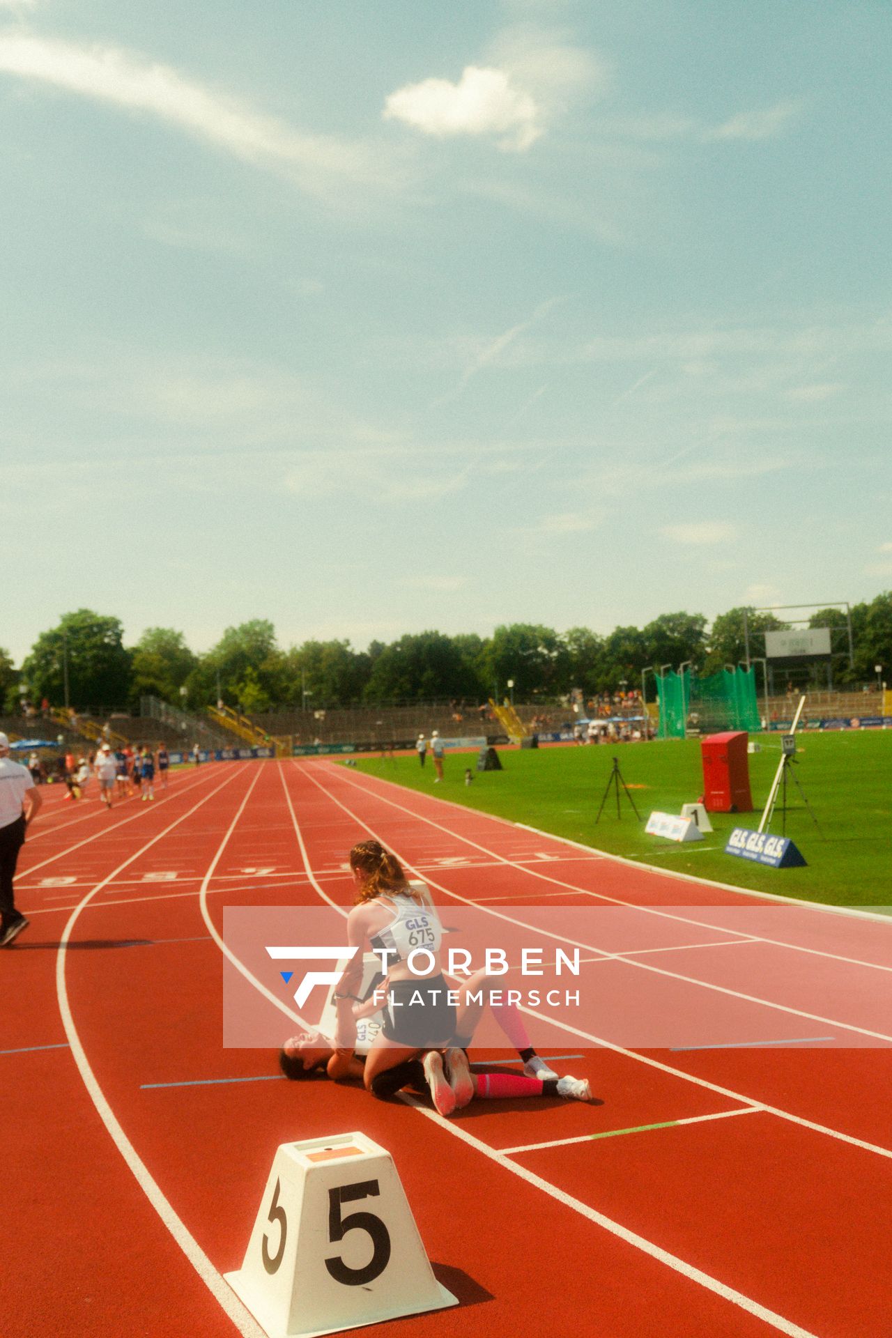 Valerie Fehlandt (LAV Zeven), Johanna Faust (LG Neustadt Nord) waehrend der U16-/U23-DM am 05.07.2025 im Donaustadion in Ulm