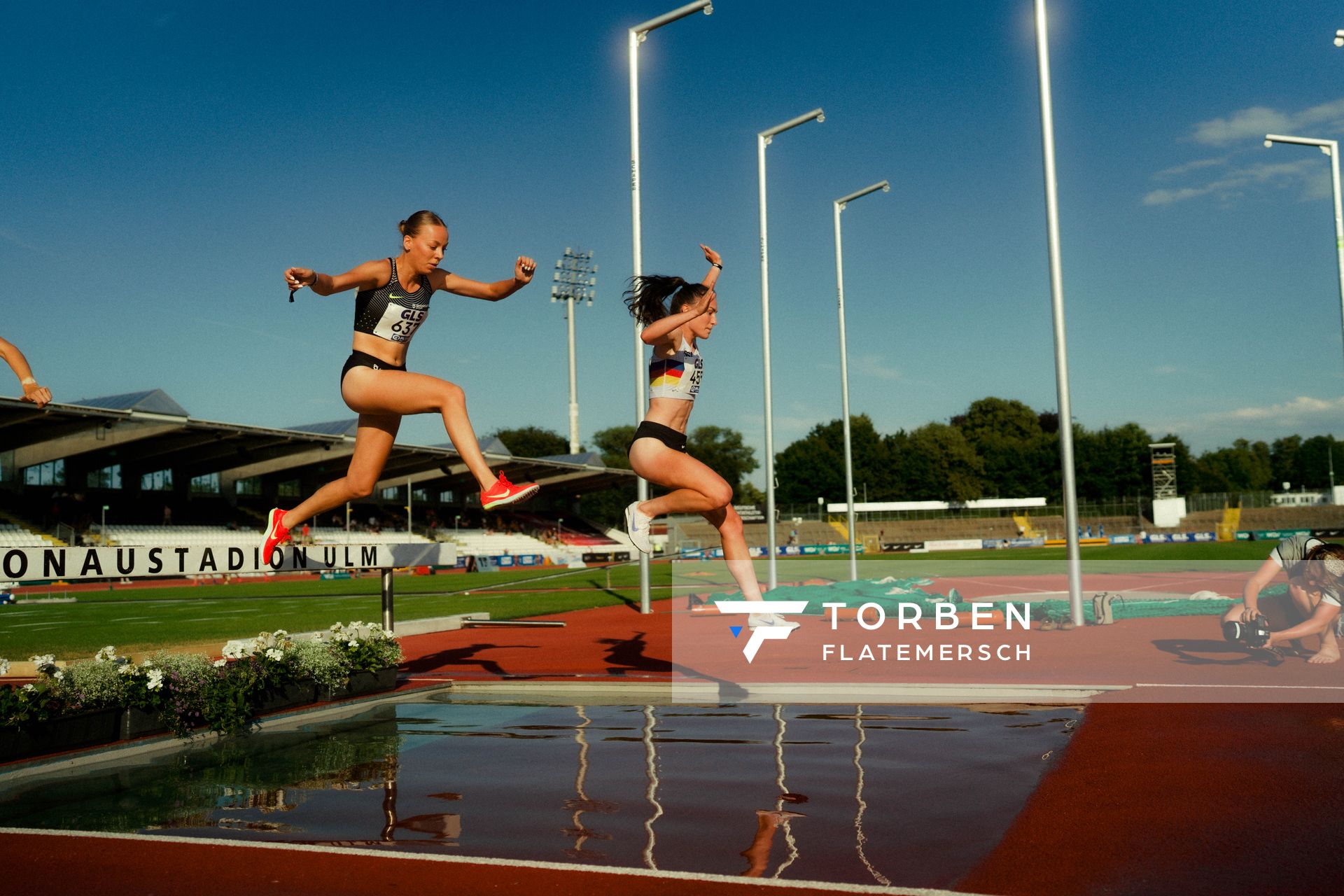 Carolin Hinrichs (VfL Löningen), Constanze Paoli (SSC Hanau-Rodenbach) waehrend der U16-/U23-DM am 05.07.2025 im Donaustadion in Ulm