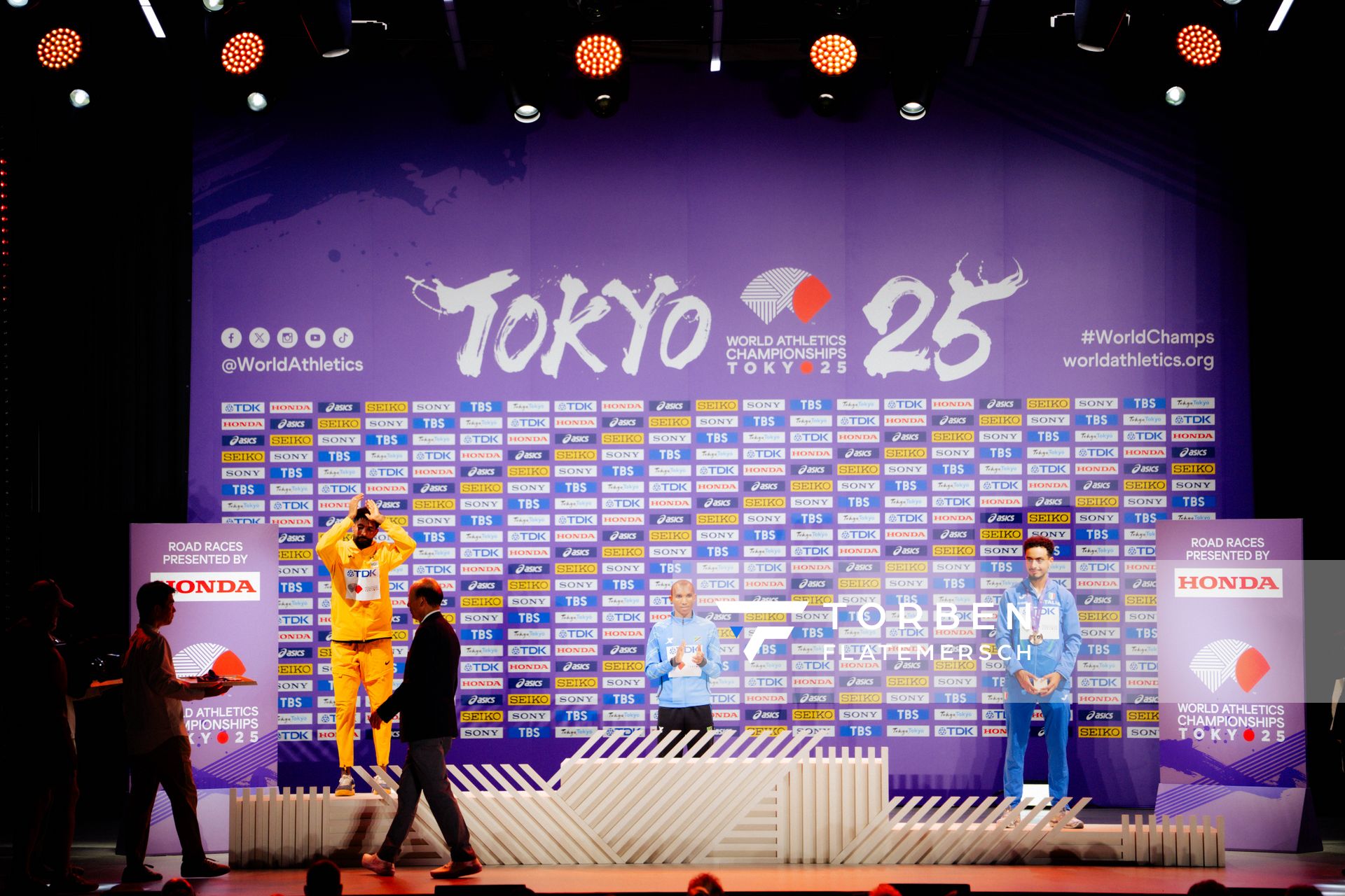 Medal ceremony of Men’s Marathon during the World Athletics Championships with Amanal Petros (GER),
Alphonce Felix Simbu (TAN) & Iliass Aouani (ITA) 15.09.2025 in Tokyo.