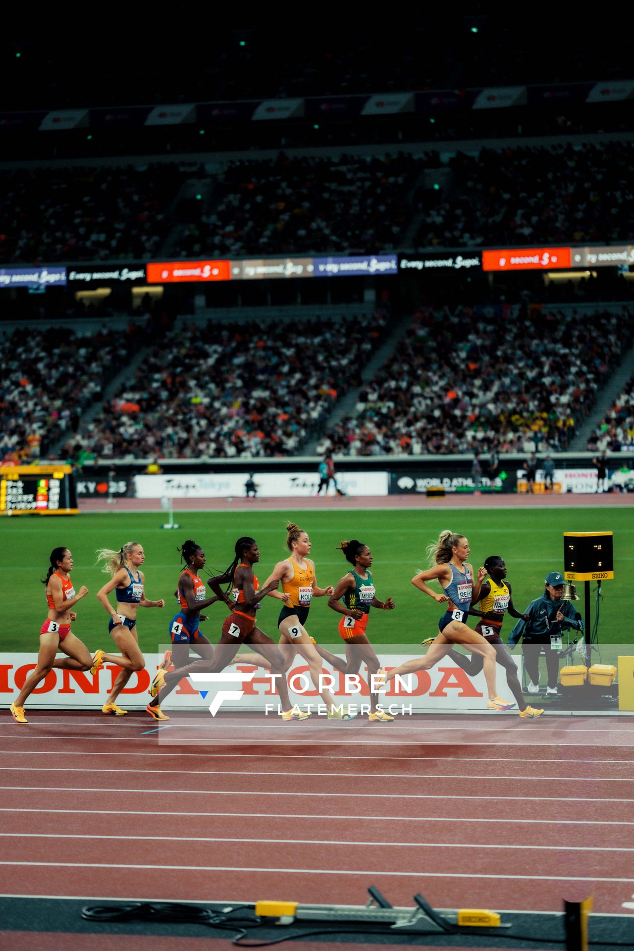 Jemma Reekie (GBR), Smilla Kolbe (GER), Lilian Odira (KEN), Halimah Nakaayi (UGA), Worknesh Mesele (ETH), Eveliina Määttänen (FIN) during the World Athletics Championships on 18.09.2025 in Tokyo.