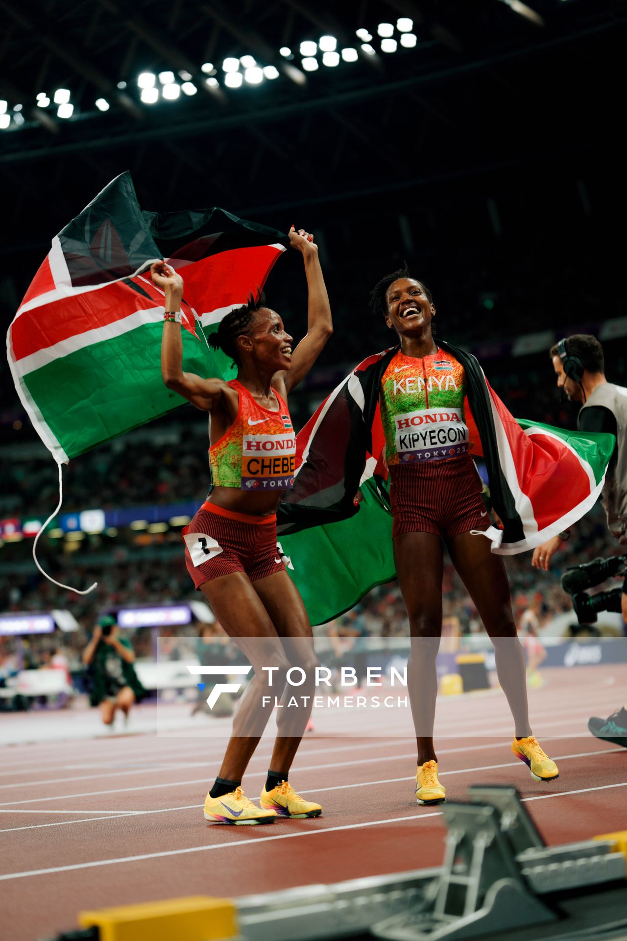 Beatrice Chebet (KEN), Faith Kipyegon (KEN) during the World Athletics Championships on 20.09.2025 in Tokyo.
