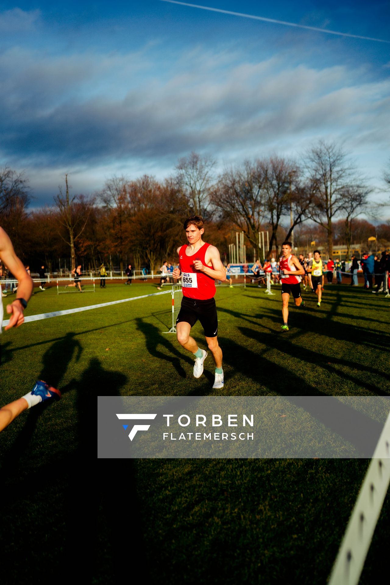 Matti Niederheide (DSC Oldenburg) im Lauf L06 - Männer Mittelstrecke bei den Deutschen Meisterschaften im Crosslauf auf dem Sportgelände Bürgerpark Nord am 29.11.2025 in Darmstadt