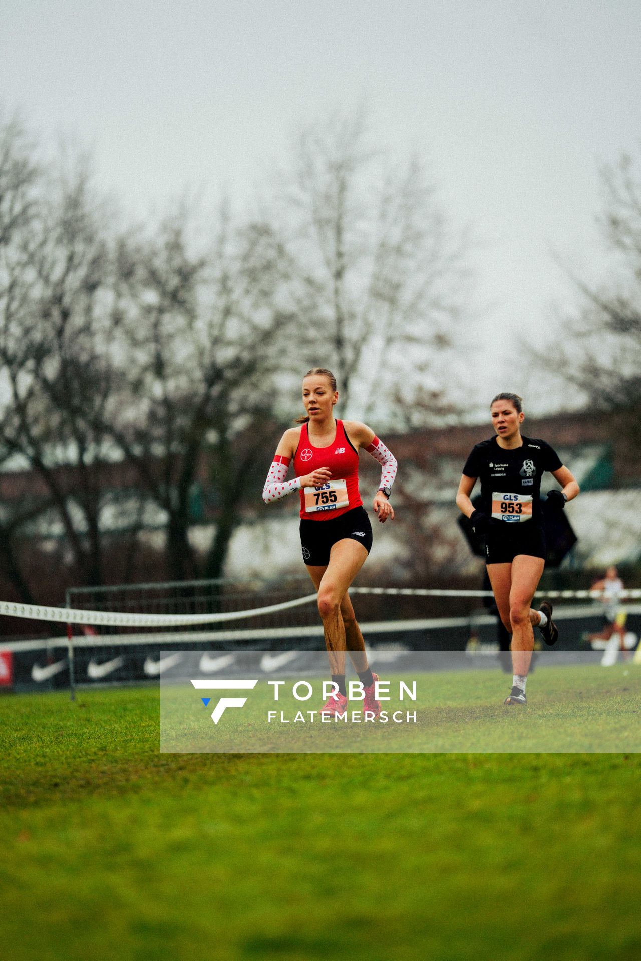 Sophie Hinrichs (TSV Bayer 04 Leverkusen) im Lauf L09 - Frauen, U23 Langstrecke bei den Deutschen Meisterschaften im Crosslauf auf dem Sportgelände Bürgerpark Nord am 30.11.2025 in Darmstadt