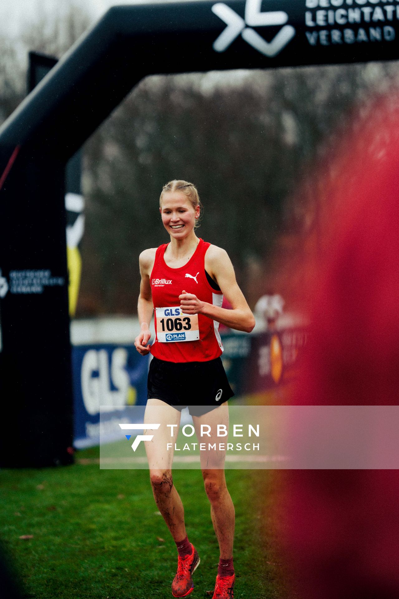 Pia Schlattmann (LG Brillux Münster)bei den Deutschen Meisterschaften im Crosslauf auf dem Sportgelände Bürgerpark Nord am 30.11.2025 in Darmstadt