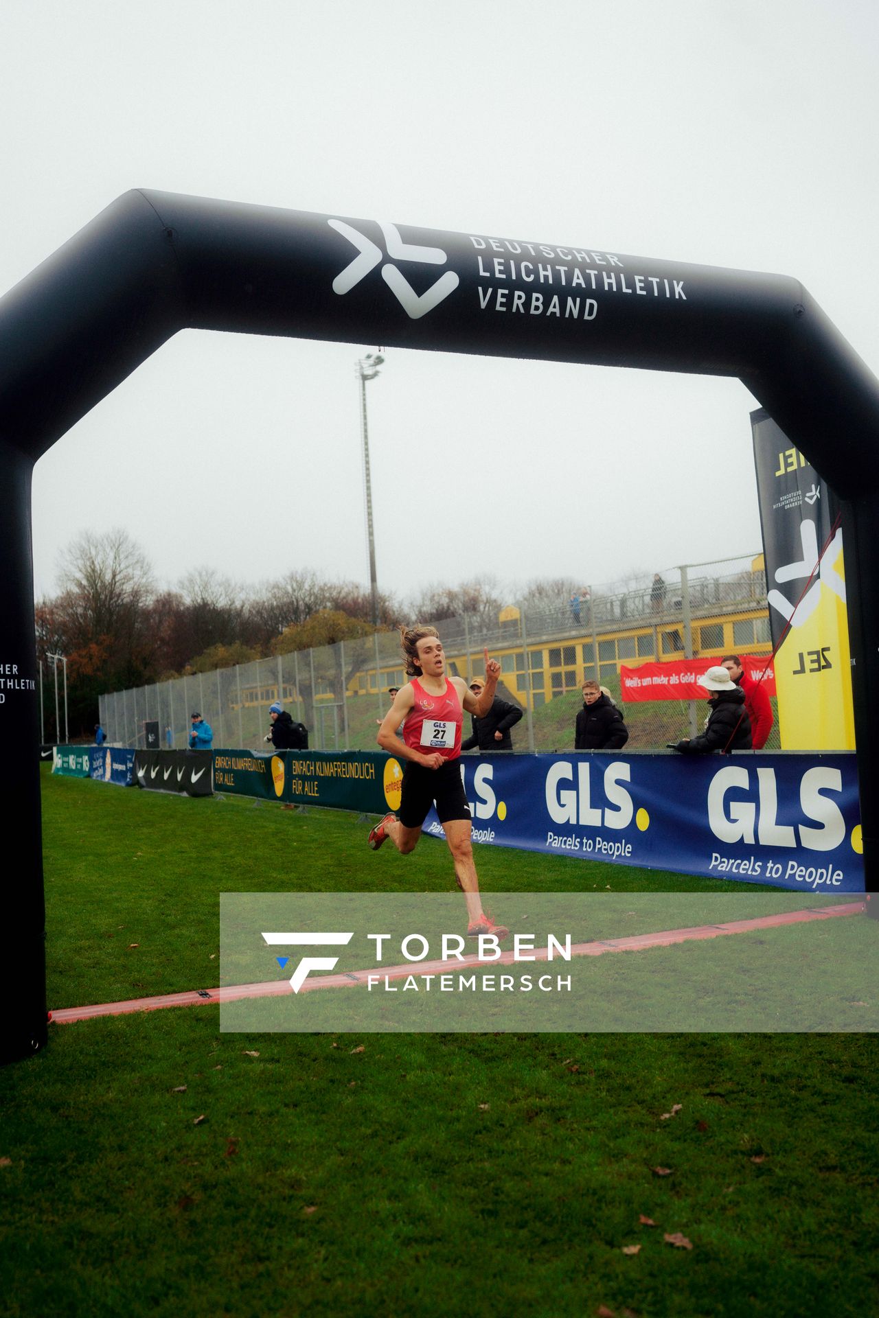 Markus Görger (LG Region Karlsruhe) im Lauf L10 - Männer, U23 Langstrecke bei den Deutschen Meisterschaften im Crosslauf auf dem Sportgelände Bürgerpark Nord am 30.11.2025 in Darmstadt