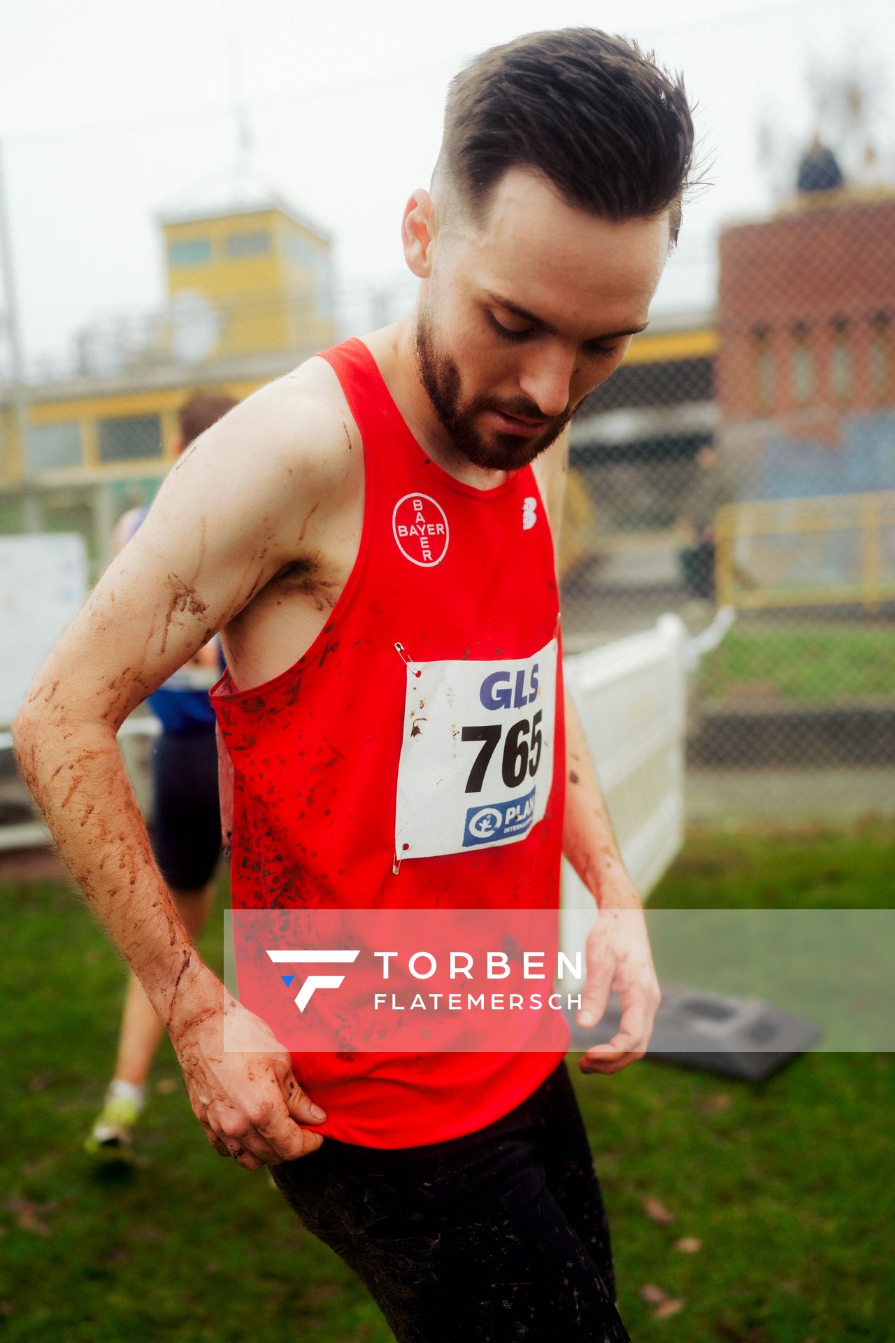 Max Nores (TSV Bayer 04 Leverkusen) im Lauf L10 - Männer, U23 Langstrecke bei den Deutschen Meisterschaften im Crosslauf auf dem Sportgelände Bürgerpark Nord am 30.11.2025 in Darmstadt