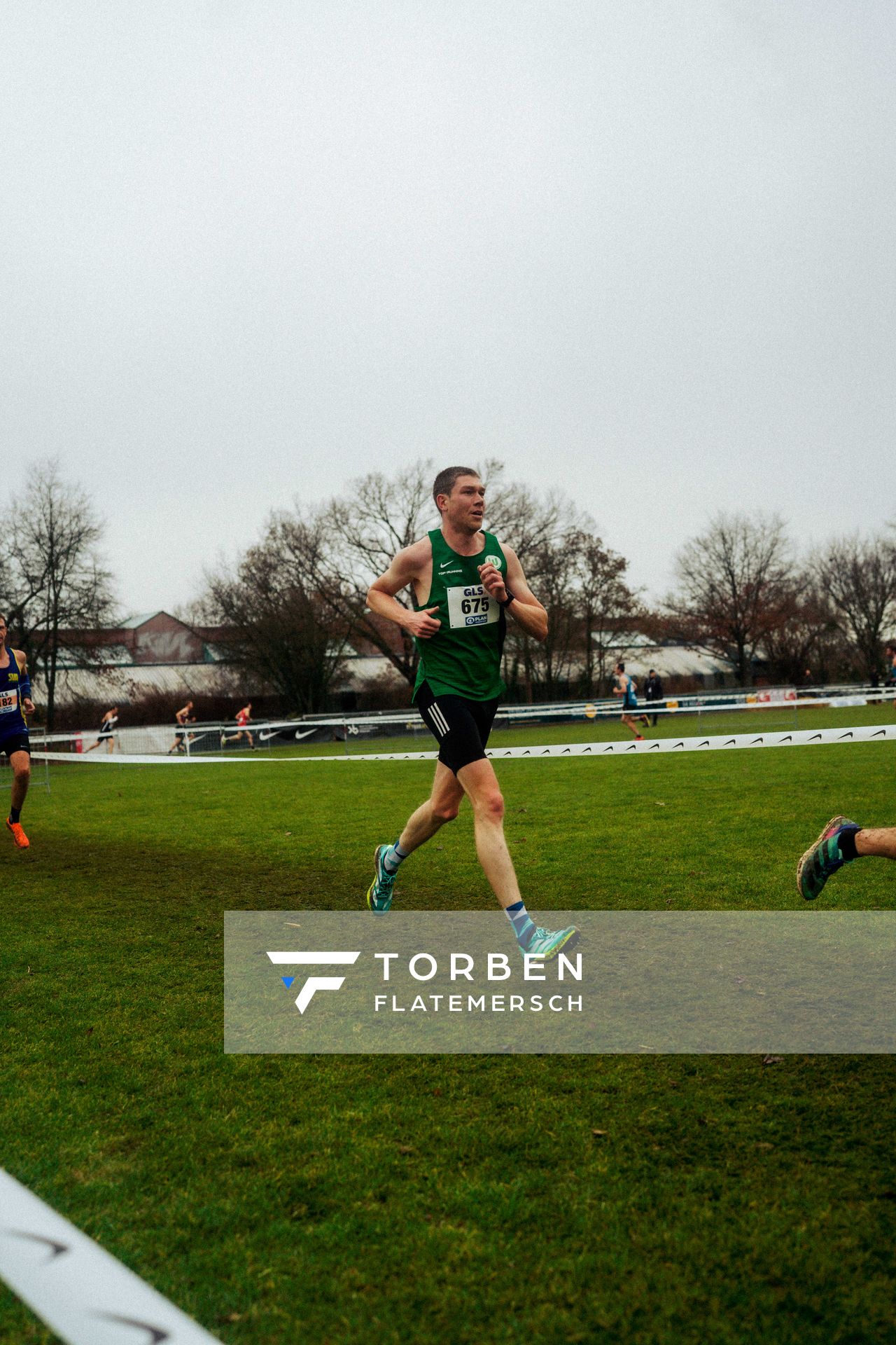 Jan Gregor (VfL Wolfsburg) im Lauf L12 - M35 - M45 Langstrecke bei den Deutschen Meisterschaften im Crosslauf auf dem Sportgelände Bürgerpark Nord am 30.11.2025 in Darmstadt