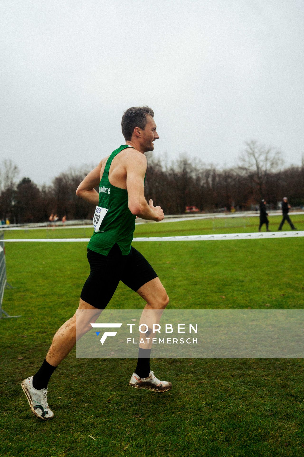 Alexander Krenz (VfL Wolfsburg) im Lauf L12 - M35 - M45 Langstrecke bei den Deutschen Meisterschaften im Crosslauf auf dem Sportgelände Bürgerpark Nord am 30.11.2025 in Darmstadt