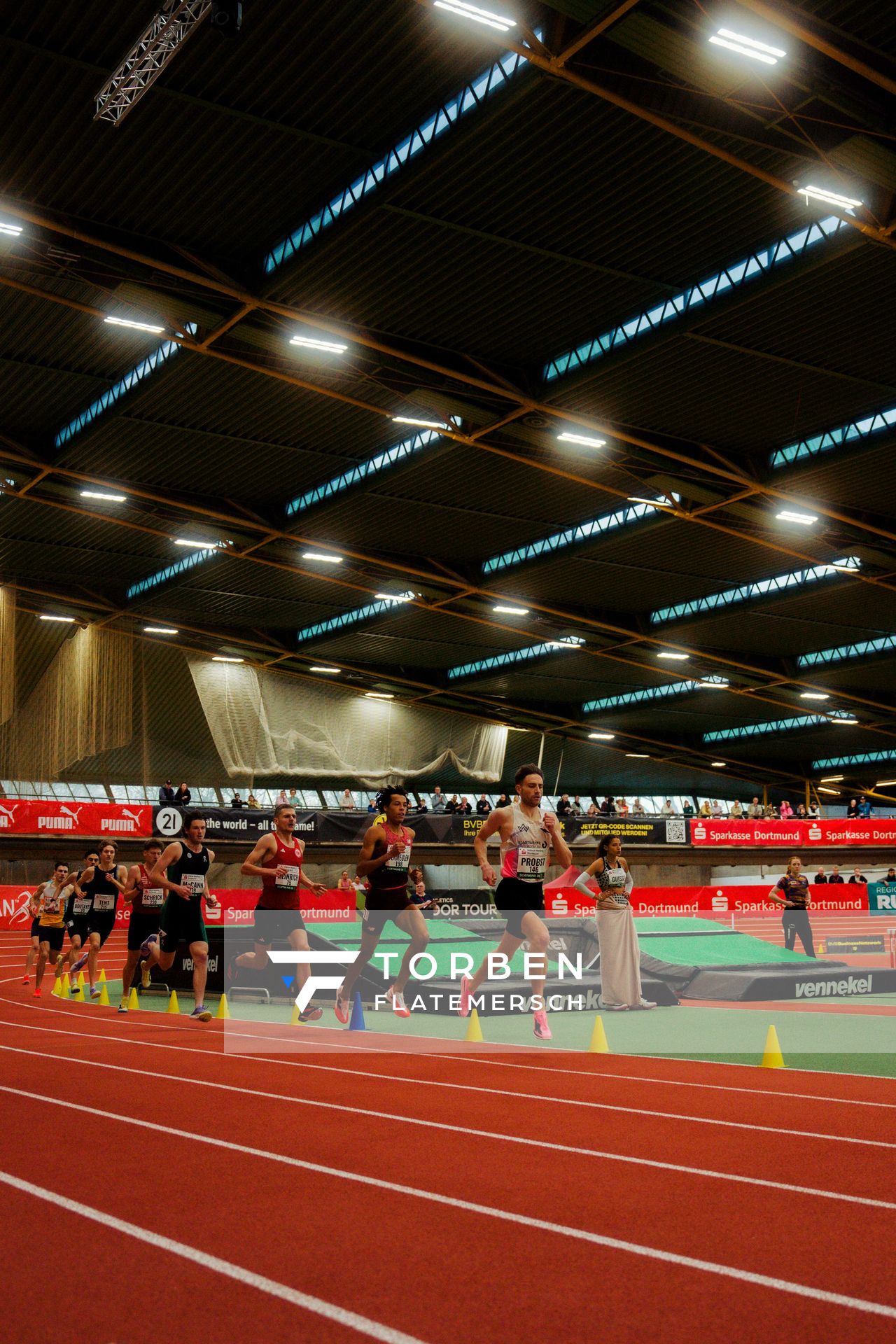 Marius Probst (TV Wattenscheid 01), Elliot Vermeulen (Belgien), Marvin Heinrich (Eintracht Frankfurt e.V.), Luke Mccann (Irland), Christoph Schrick (Königsteiner LV), Tobias Tent (LG Stadtwerke München) am 08.02.2026 beim Sparkassen Indoor Meeting in der Helmut-Körnig-Halle in Dortmund