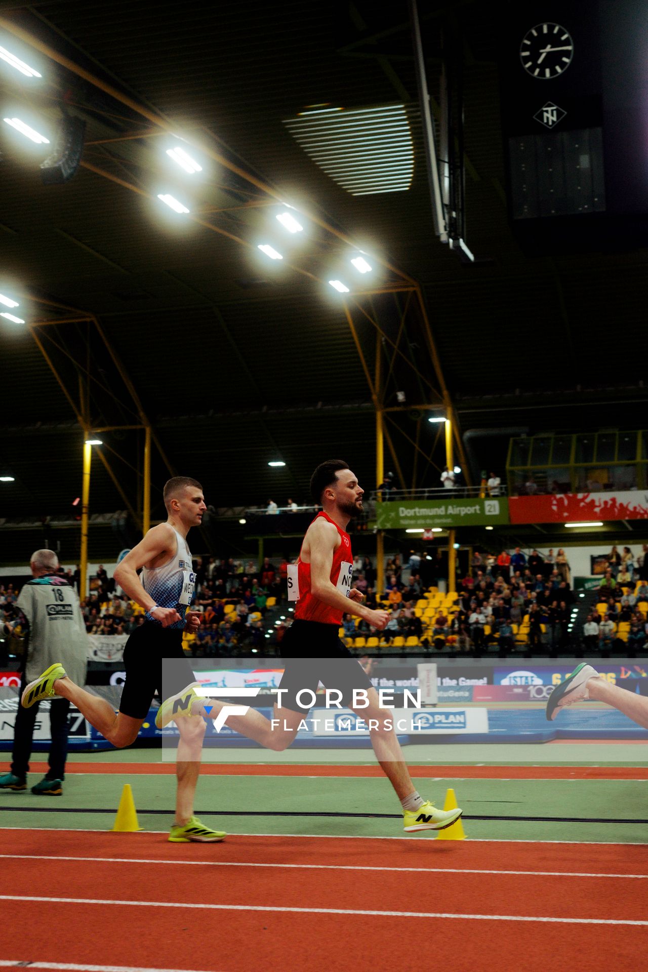 Max Nores (TSV 04 Bayer Leverkusen) am 27.02.2026 bei den Deutschen Hallen Meisterschaften in der Helmut-Körnig-Halle in Dortmund