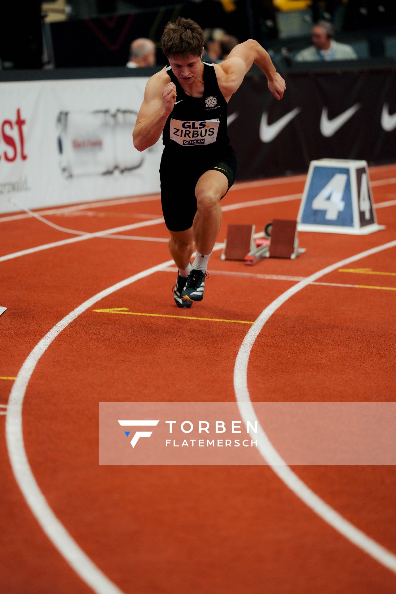 Milian Zirbus (Hannover 96) am 01.03.2026 bei den Deutschen Hallen Meisterschaften in der Helmut-Körnig-Halle in Dortmund