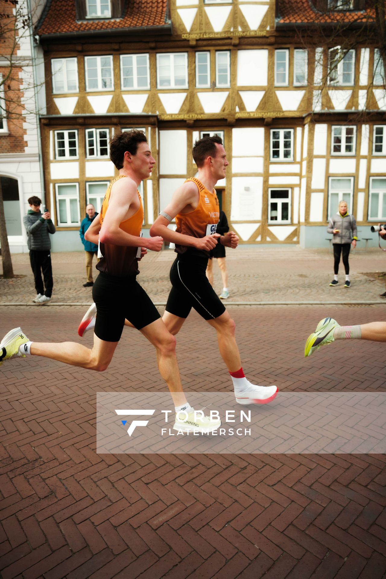 Nick Jäger (Franconia Athletics), Niklas Buchholz (Franconia Athletics) am 08.03.2026 bei den Deutschen Meisterschaften 10 km Straße in Uelzen