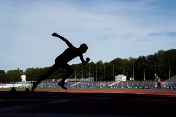 Florian Kroll (LG Osnabrueck) ueber 400m am 19.09.2020 waehrend den niedersaechsischen Leichtathletik-Landesmeisterschaften U18/U20 im Stadion am Marschweg in Oldenburg (Tag 1)
