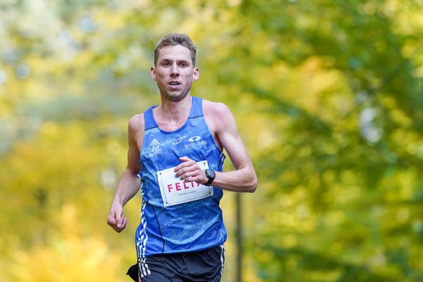 Felix Ledwig (LAC Olympia 88 Berlin) am 25.10.2020 beim BLN 42195 Halbmarathon & Marathon in Bernoewe (Stadt Oranienburg)