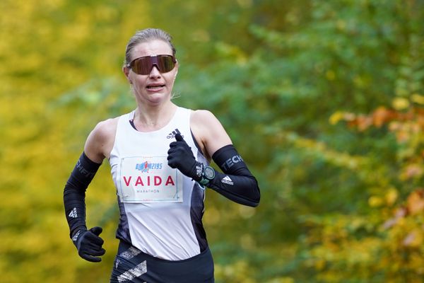 Vaida Zusinaite (Lithuania) am 25.10.2020 beim BLN 42195 Halbmarathon & Marathon in Bernoewe (Stadt Oranienburg)