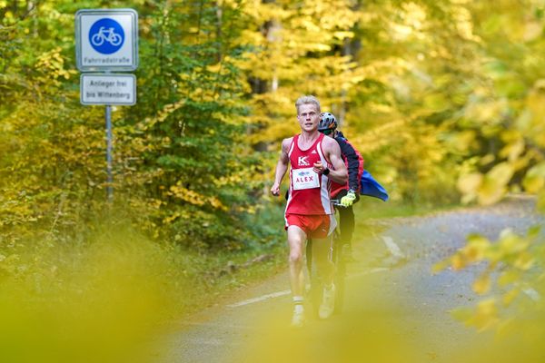 Alexander Hirschhaeuser (ASC Breidenbach) am 25.10.2020 beim BLN 42195 Halbmarathon & Marathon in Bernoewe (Stadt Oranienburg)