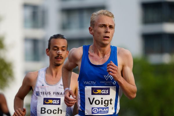 Nils Voigt (TV Wattenscheid 01) am 01.05.2021 waehrend der Deutschen Meisterschaften Langstrecke im Otto-Schott-Sportzentrum in Mainz