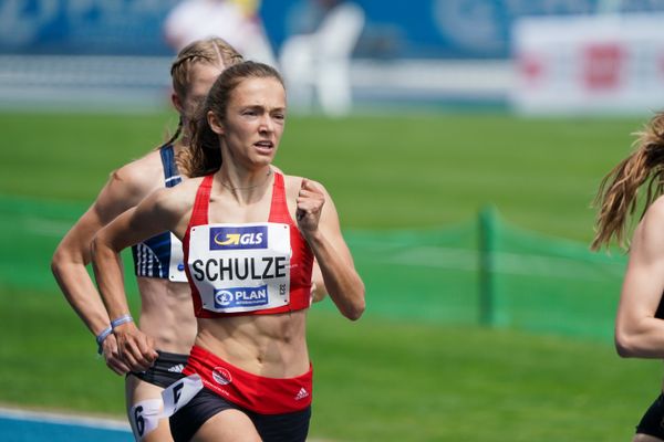 Sarah Fleur Schulze (VfL Eintracht Hannover) im 800m Vorlauf am 05.06.2021 waehrend den deutschen Leichtathletik-Meisterschaften 2021 im Eintracht-Stadion in Braunschweig