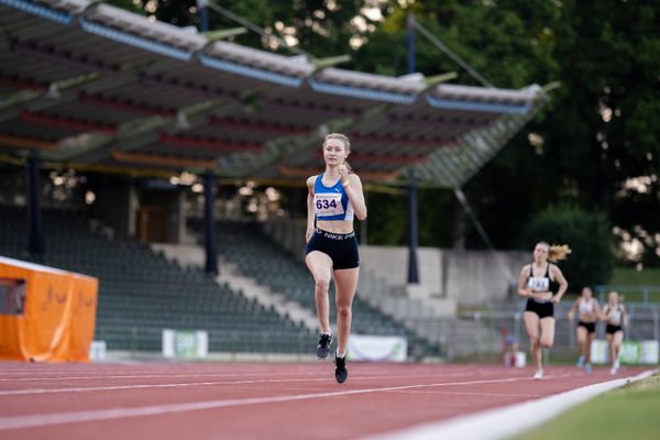 Nina Sophie Stichweh (TSV Brunkensen) ueber 800m am 18.06.2021 waehrend den NLV + BLV Landesmeisterschaften im Jahnstadion in Göttingen