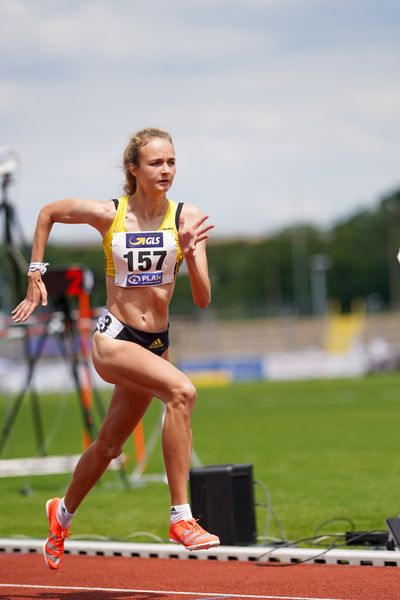Xenia Krebs (VfL Loeningen) im 800m Vorlauf am 26.06.2021 waehrend den deutschen U23 Leichtathletik-Meisterschaften 2021 im Stadion Oberwerth in Koblenz