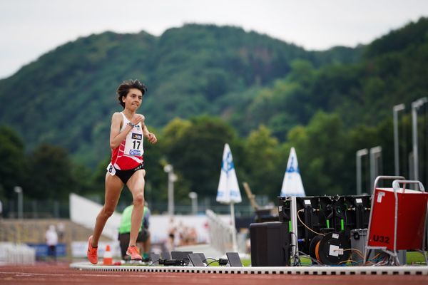 Sara Benfares (LC Rehlingen) im 1500m Finale am 27.06.2021 waehrend den deutschen U23 Leichtathletik-Meisterschaften 2021 im Stadion Oberwerth in Koblenz