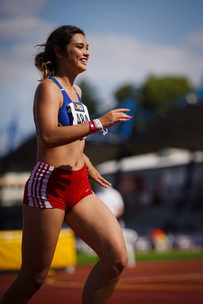Jennifer Laura Soetebier (LG Nordheide) freut sich ueber 1,74m beim Hochsprung am 30.07.2021 waehrend den deutschen Leichtathletik-Jugendmeisterschaften 2021 in Rostock