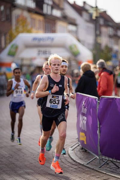 Jakob Wilkens (LT Haspa Marathon Hamburg) am 31.10.2021 waehrend der DM 10km Strasse in Uelzen