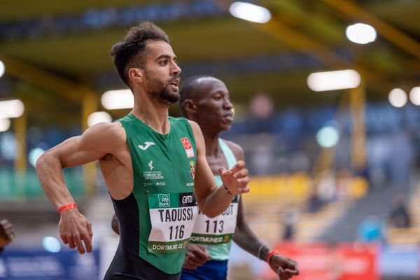 Youssef Taoussi (Spanien) ueber 1500m am 12.02.2022 beim PSD Bank Indoor Meeting in der Helmut-Körnig-Halle in Dortmund