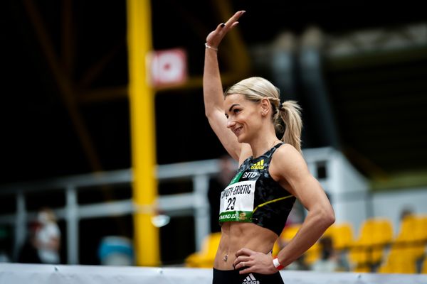 Justyna Swiety-Ersetic (Polen) am 400m Start am 12.02.2022 beim PSD Bank Indoor Meeting in der Helmut-Körnig-Halle in Dortmund