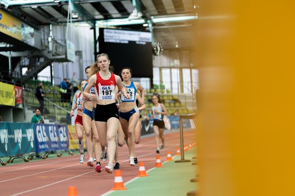 Marie Goevert (LG Olympia Dortmund) im 1500m Vorlauf am 19.02.2022 waehrend der Deutsche Jugend-Hallenmeisterschaften U20 im Glaspalast in Sindelfingen