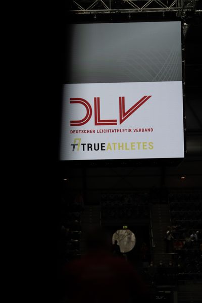 DLV-Logo am 26.02.2022 waehrend der Deutschen Leichtathletik-Hallenmeisterschaften (Tag 1) in der Quarterback Immobilien Arena in Leipzig