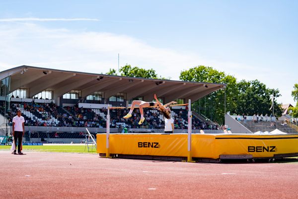 Sophia Ludwig (Hannover 96) im Hochsprung am 16.07.2022 waehrend den deutschen Leichtathletik-Jugendmeisterschaften 2022 in Ulm