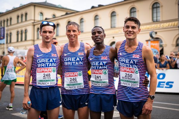 Andrew Heyes (GBR), Bethan Davies (GBR), Mohamud Aadan (GBR), Philip Sesemann (GBR); Marathon am 15.08.2022 bei den Leichtathletik-Europameisterschaften in Muenchen