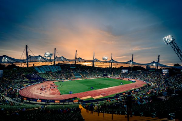 Sonnenuntergang im Olympiastadion am 20.08.2022 bei den Leichtathletik-Europameisterschaften in Muenchen