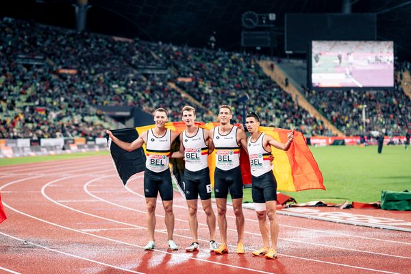 Die 4x400m Staffel von Belgien mit Alexander Doom (BEL), Julien Watrin (BEL), Kevin Borlee (BEL) und Dylan Borlee (BEL) am 20.08.2022 bei den Leichtathletik-Europameisterschaften in Muenchen