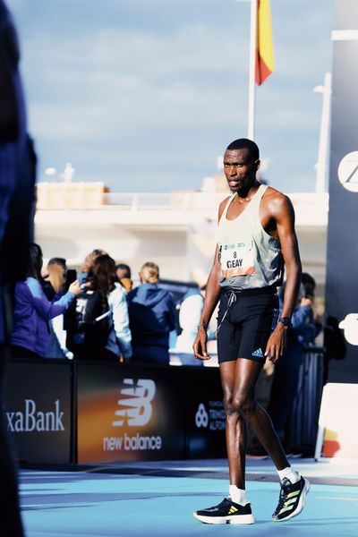 Gabriel Geay (TAN) am 04.12.2022 beim 42th Valencia Marathon Trinidad Alfonso 2022